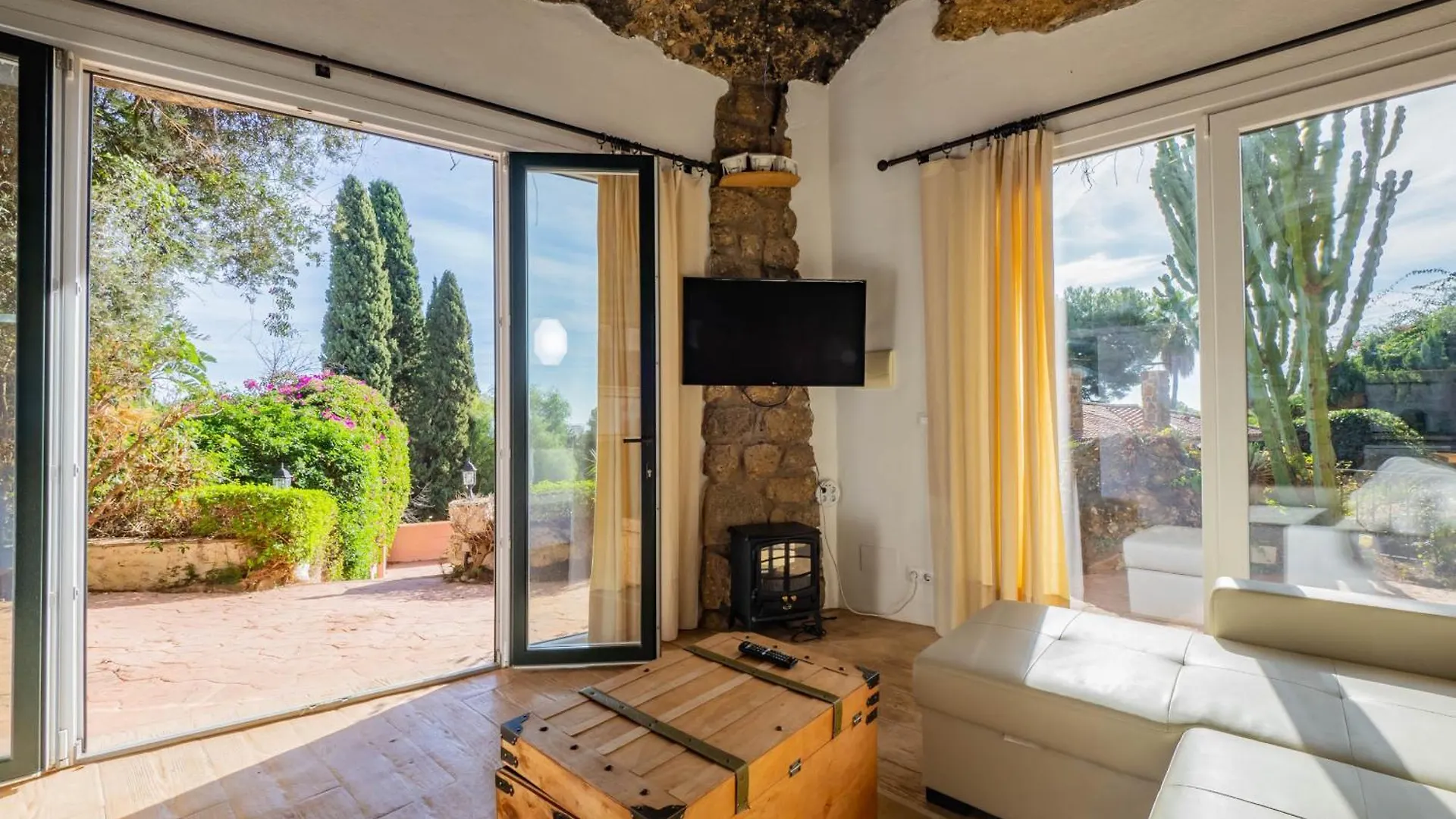Cubo'S Villa Las Capuchinas & Cave House Torremolinos Spain
