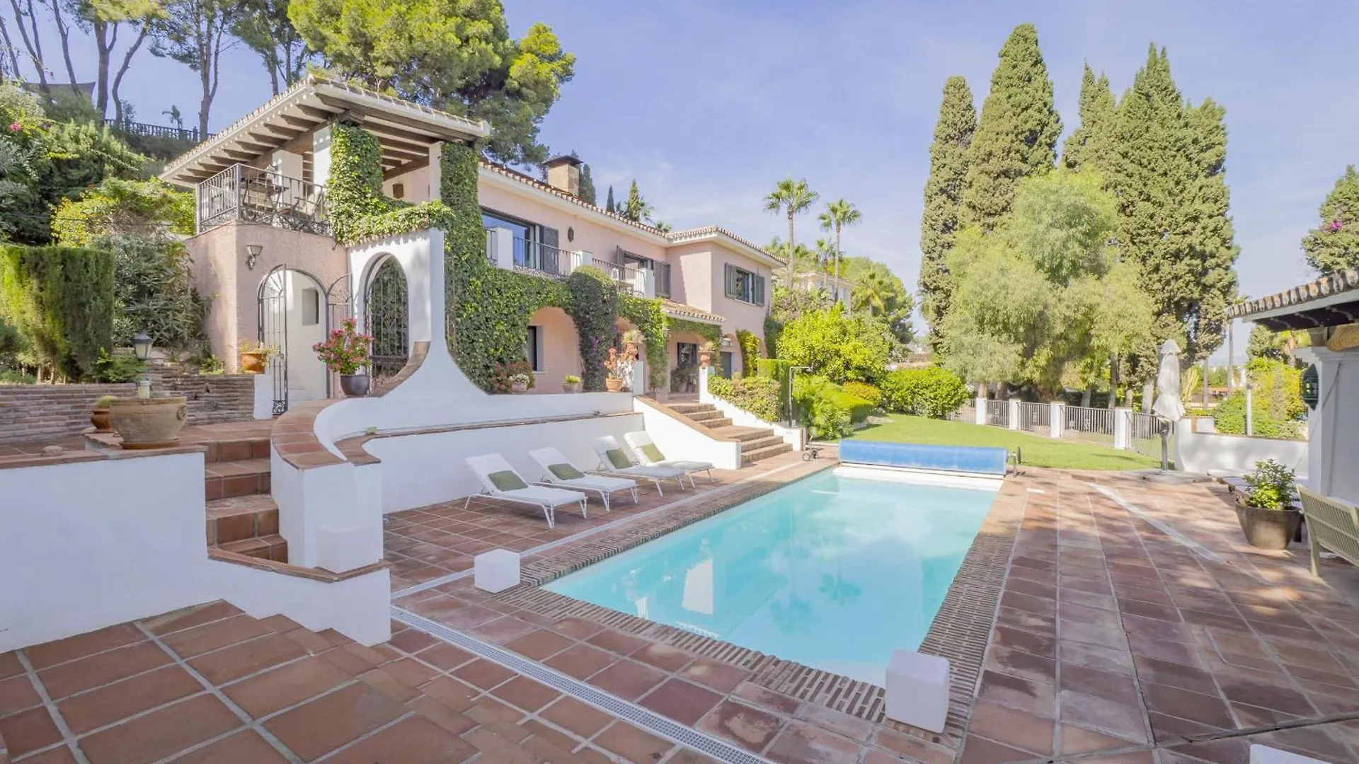 Cubo'S Villa Las Capuchinas & Cave House Torremolinos