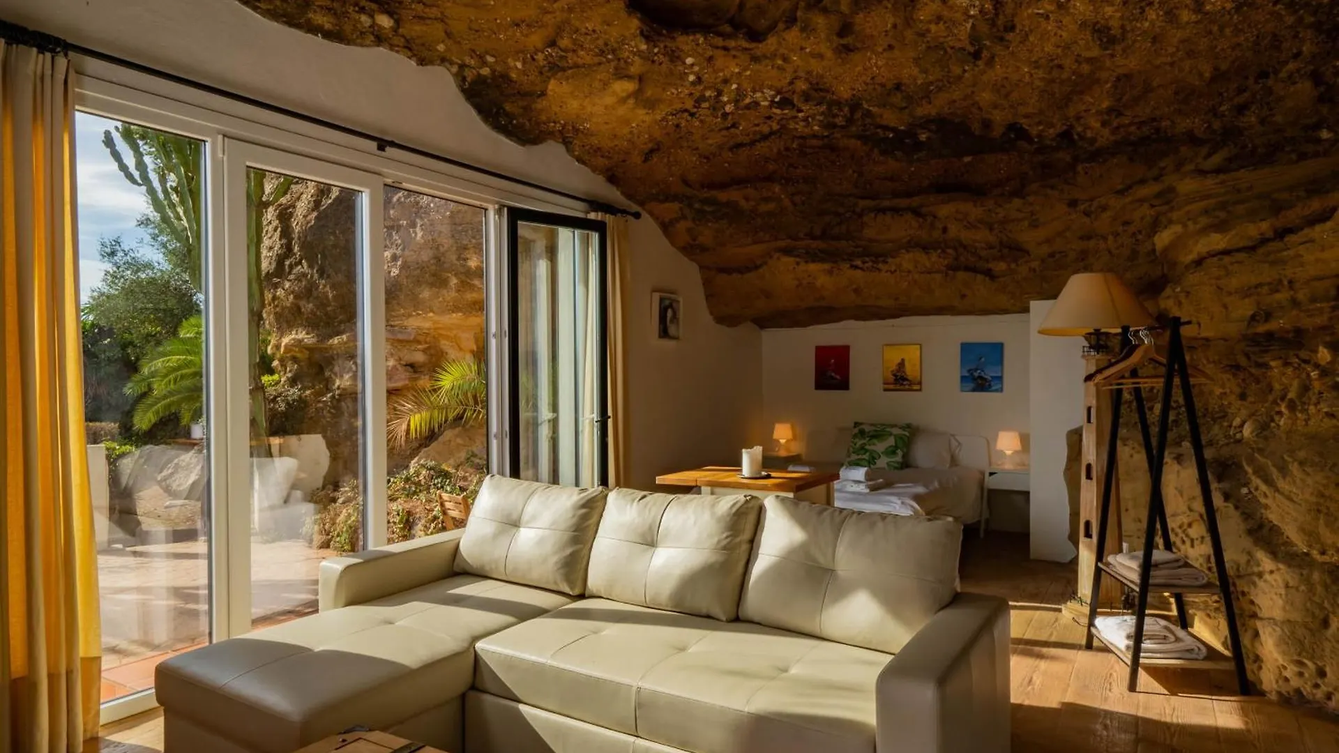 Cubo'S Villa Las Capuchinas & Cave House Torremolinos 0*,  Spain