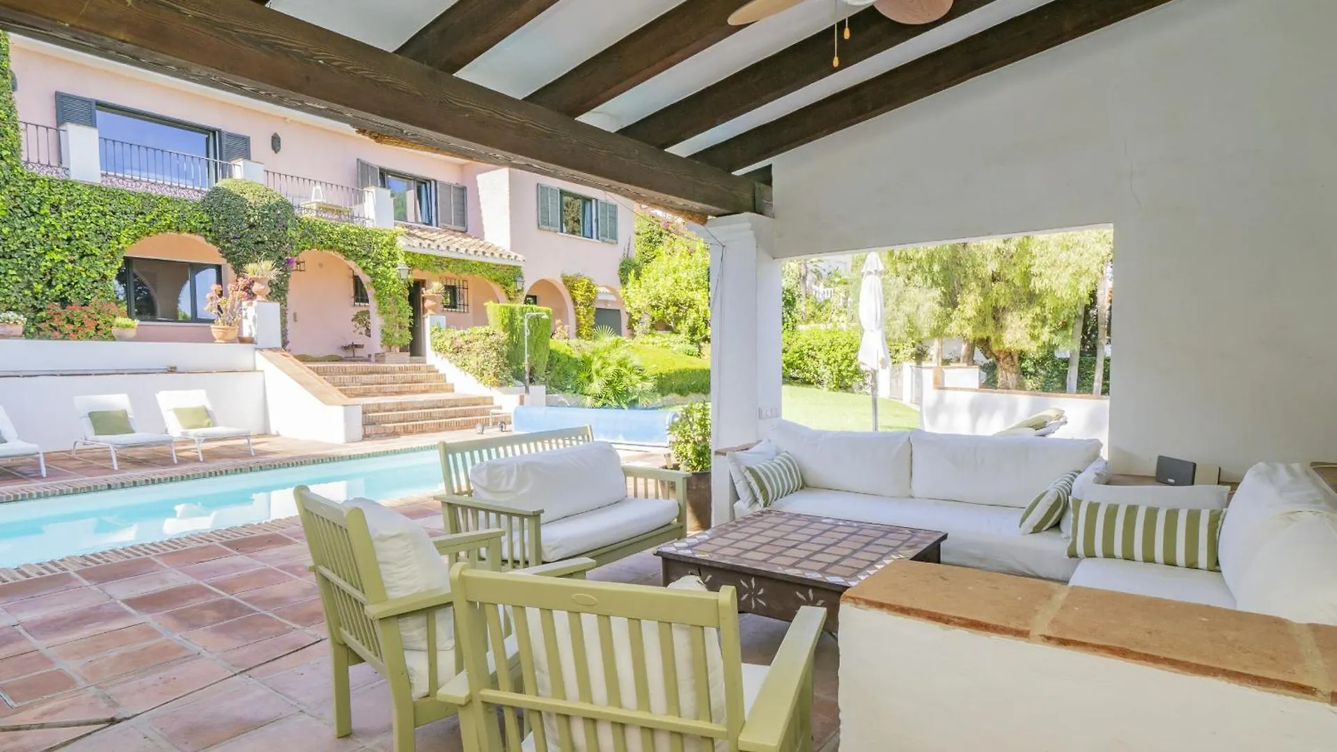 Cubo'S Villa Las Capuchinas & Cave House Torremolinos 0*,