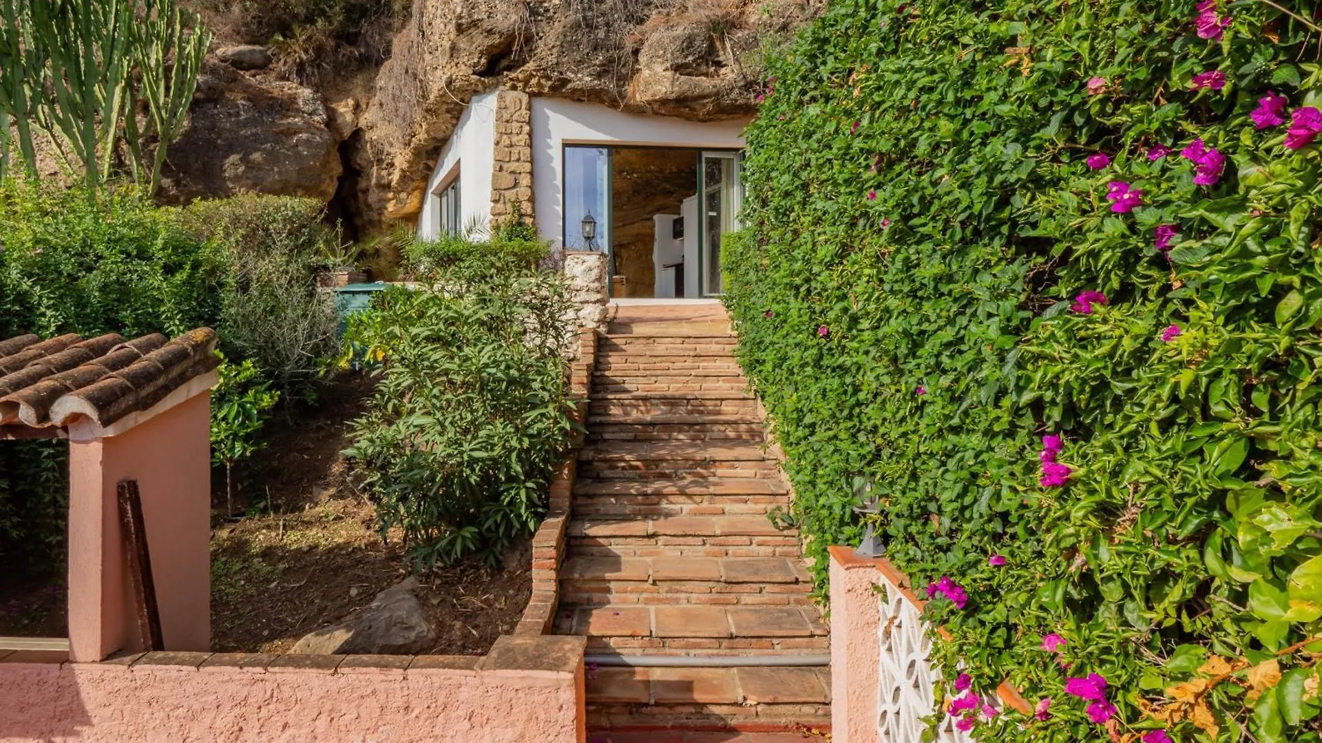 Cubo'S Villa Las Capuchinas & Cave House Torremolinos